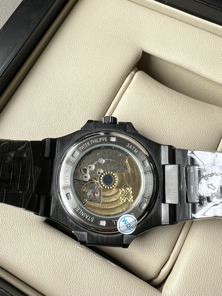 мужские наручные часы Patek Philippe Nautilus Black