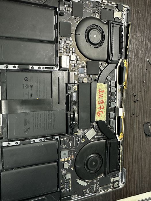 Macbook pro a1989 материнська плата icloud off