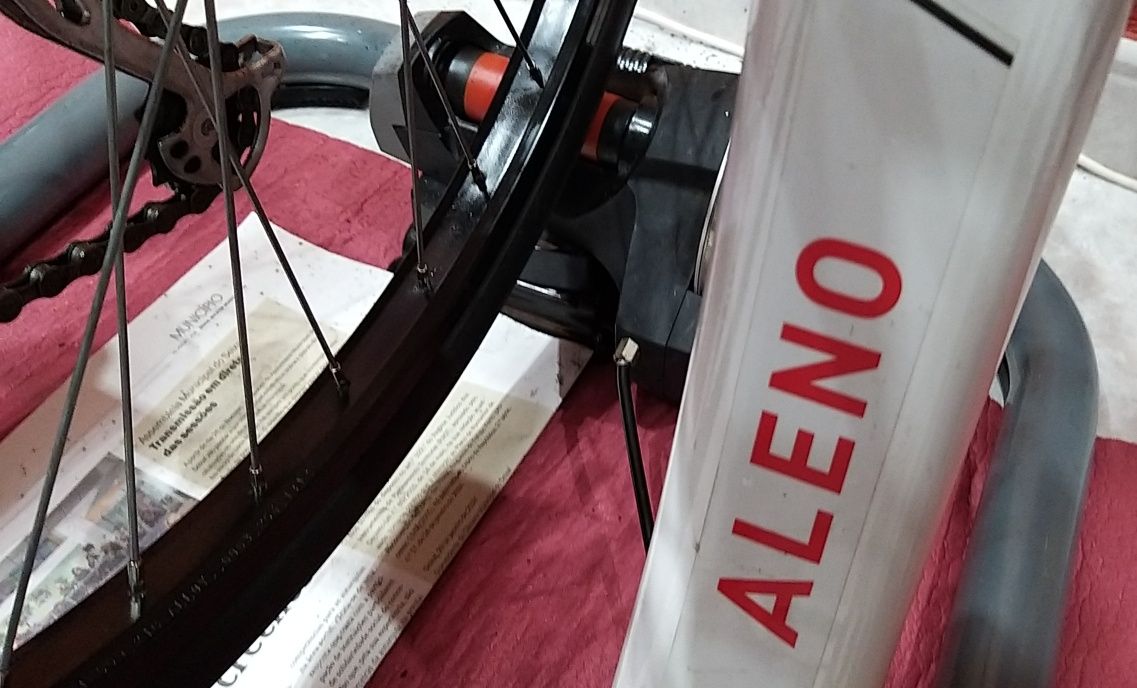 Rolo de Treino de Bicicleta Elite Aleno.