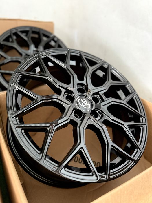 Nowe alufelgi 5x114.3 18” Toyota Avensis Camry C-hr Corolla Auris Rav4