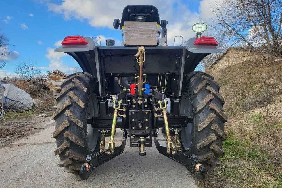 Мінітрактор Скаут TY 404: 40 к.с., Потужний 4-циліндровий Двигун