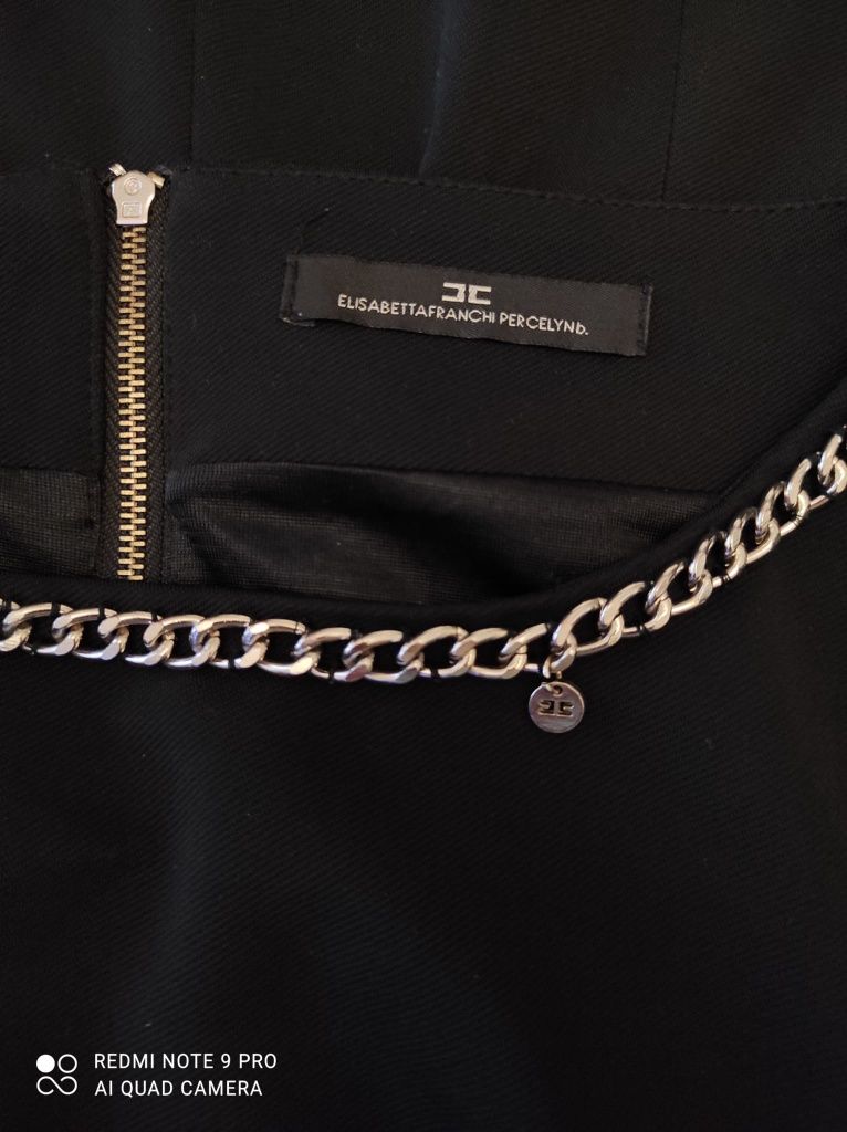 Czarna sukienka Elisabetta Franchi per Celyn-B, ozobony łańcuch, XS S