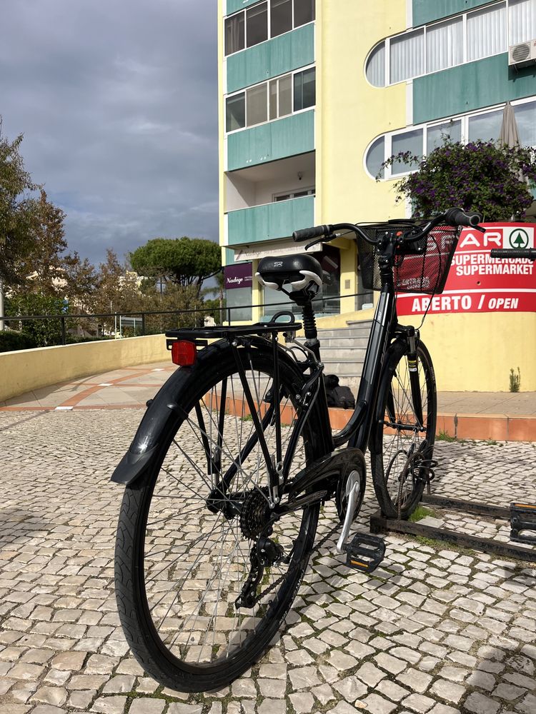 Bicicleta com cesto Deed roda 28 semi-nova