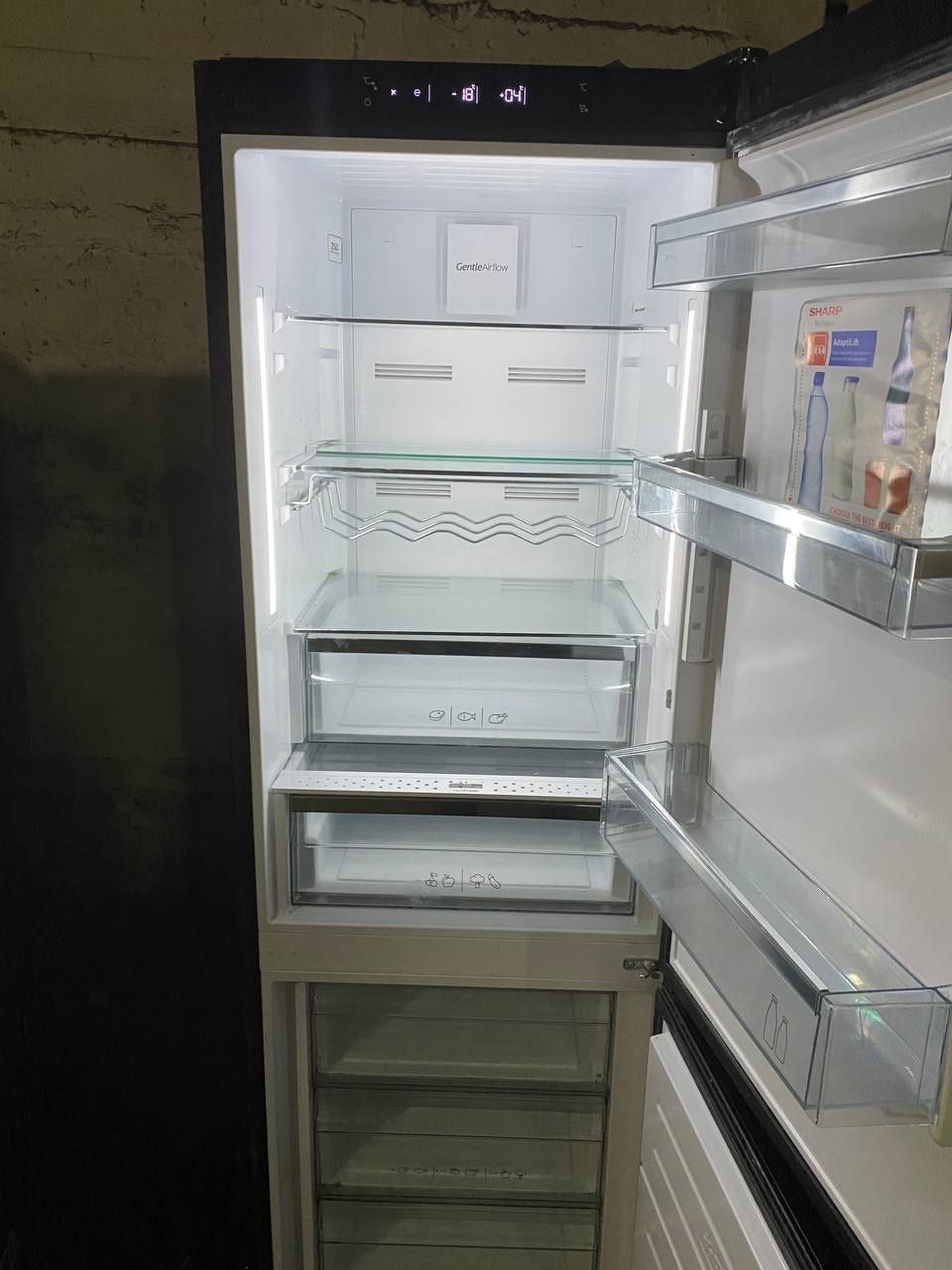 Холодильник Sharp gauu7719jh8-b29