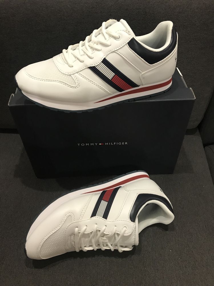 Продам жіночі спортивні кросівки Tommy Hilfiger