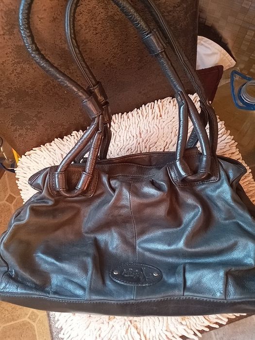 Сумки фирменные, кожа