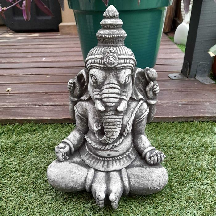 ganesha pequeno sentado