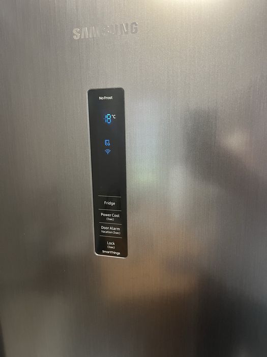 Холодильник Samsung
