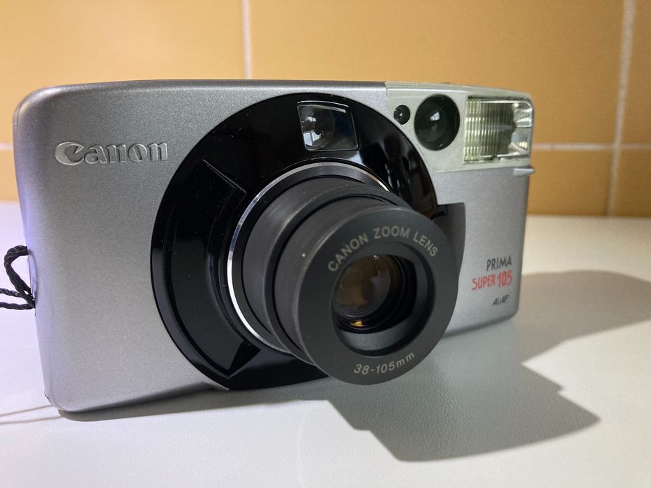 Máquina fotográfica analógica Canon Prima Super 105 c/nova