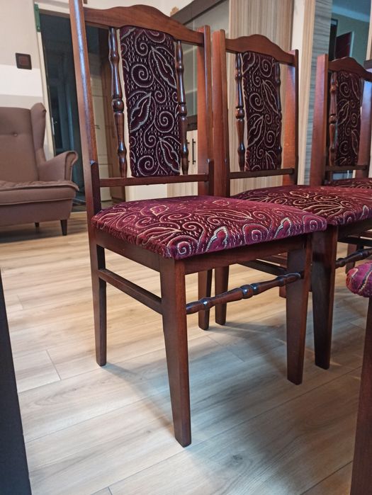 Krzesła tapicerowane