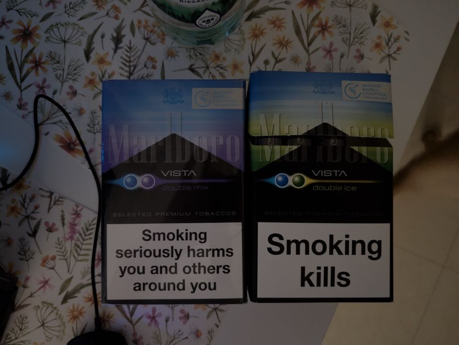 Dwie paczki kolekcjonerskie Marlboro Vista Double Ice i jagoda