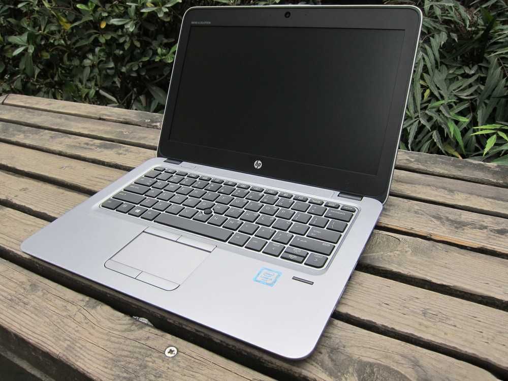 HP ProBook 820 G3 i7-6600 8GB RAM 256GB SSD W11 Pro