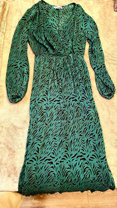 Сухня зеленого кольору /резервед