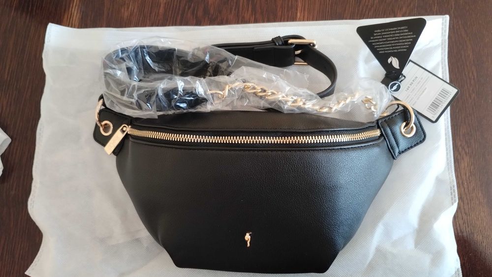 OCHNIK Czarna torebka nerka z ozdobnym łańcuszkiem (nowa)