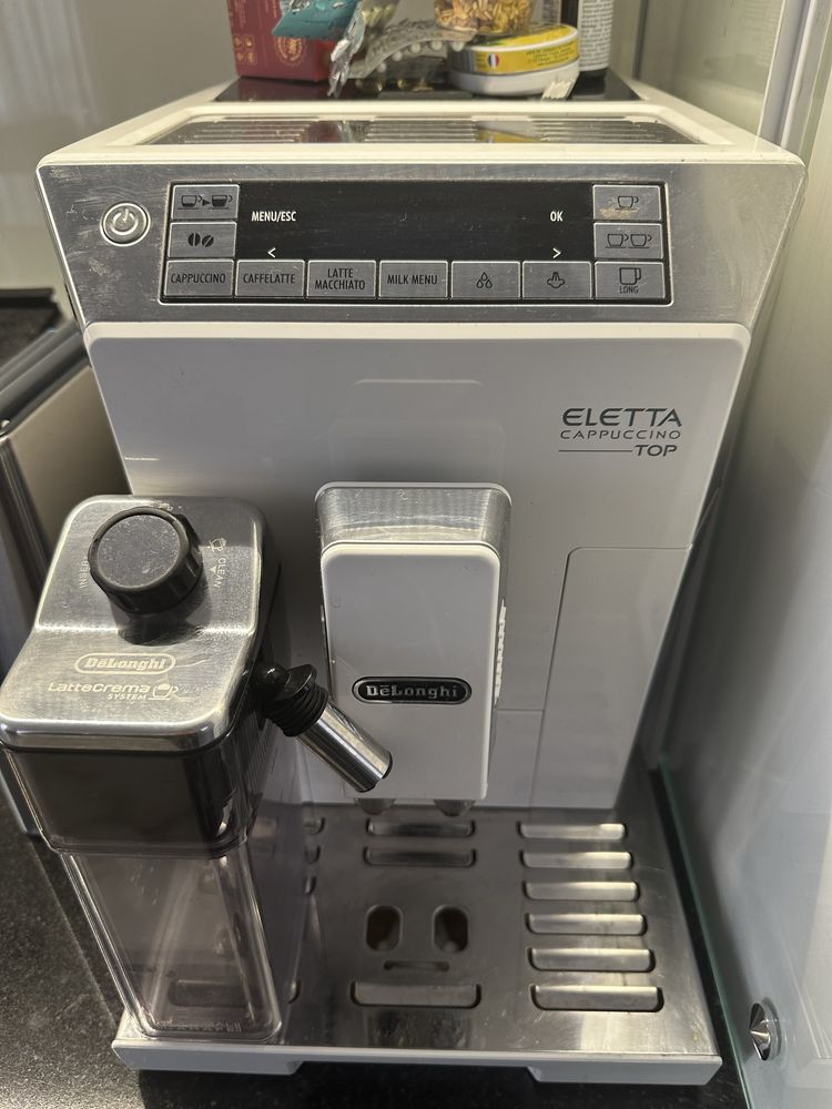 Кофемашина Delonghi