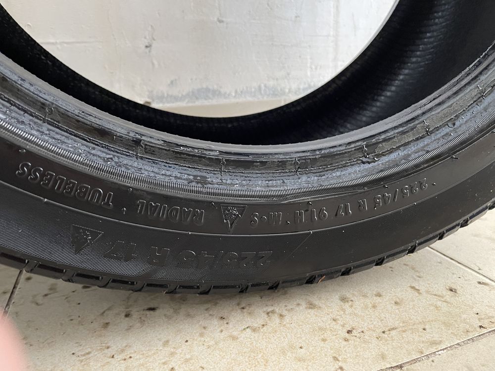 Зимова резина 225/45 r17 continental