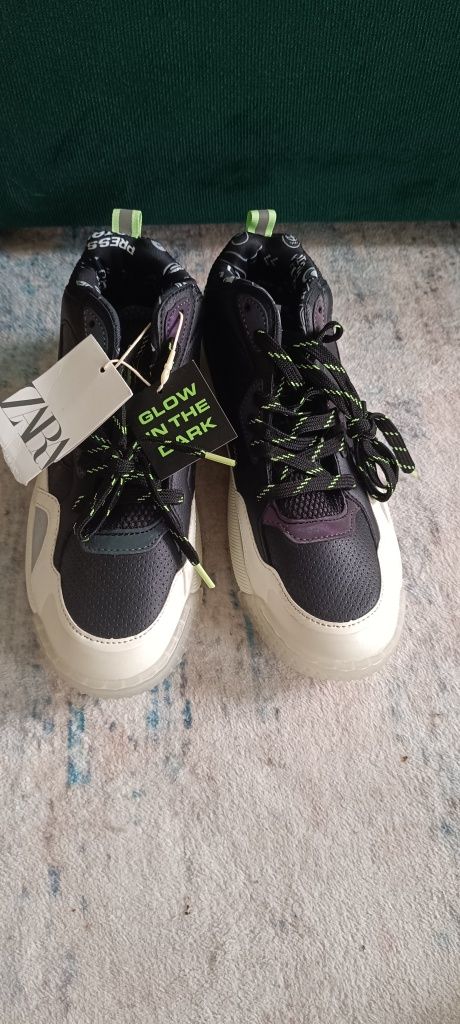 Buty Zara rozmiar 37 świecące w ciemności sneakersy