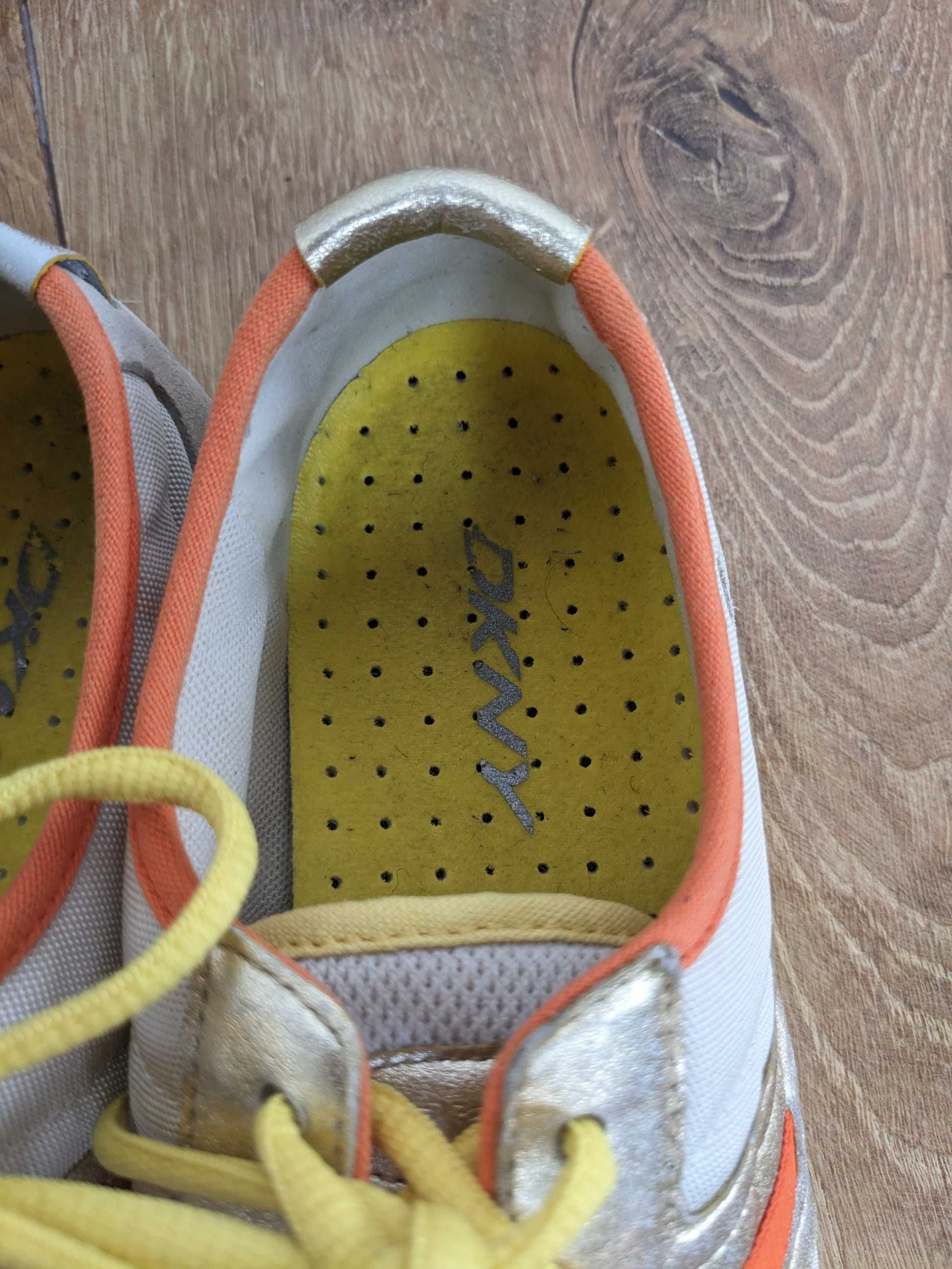 Damskie buty DKNY, rozmiar 38.5