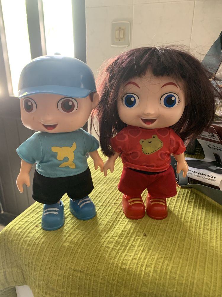 Bonecos Lucas Neto e Gi