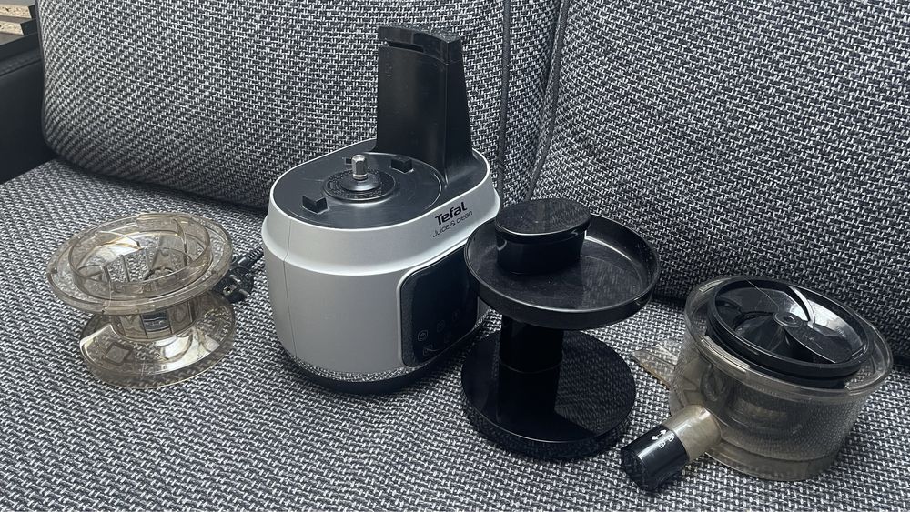 Wyciskarka wolnoobrotowa Tefal Juice & Clean z panelem dotykowym