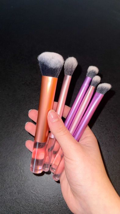 пензлики для макіяжу нові