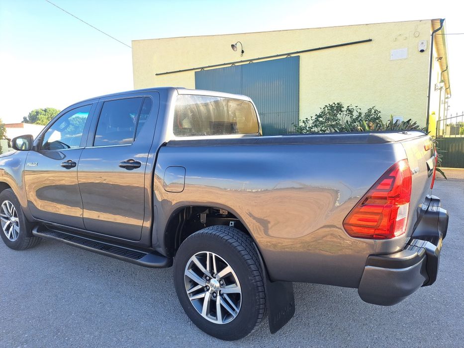 TOYOTA HILUX 2.4 150cv como nova!!
