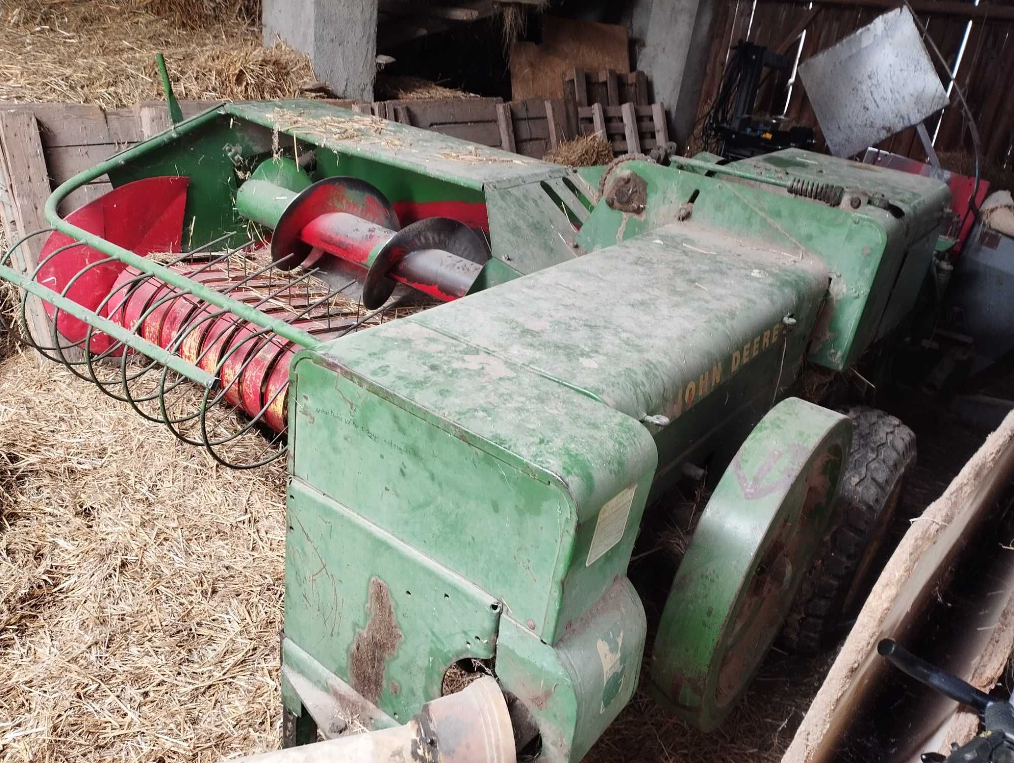 Prasa kasprująca John Deere 224T