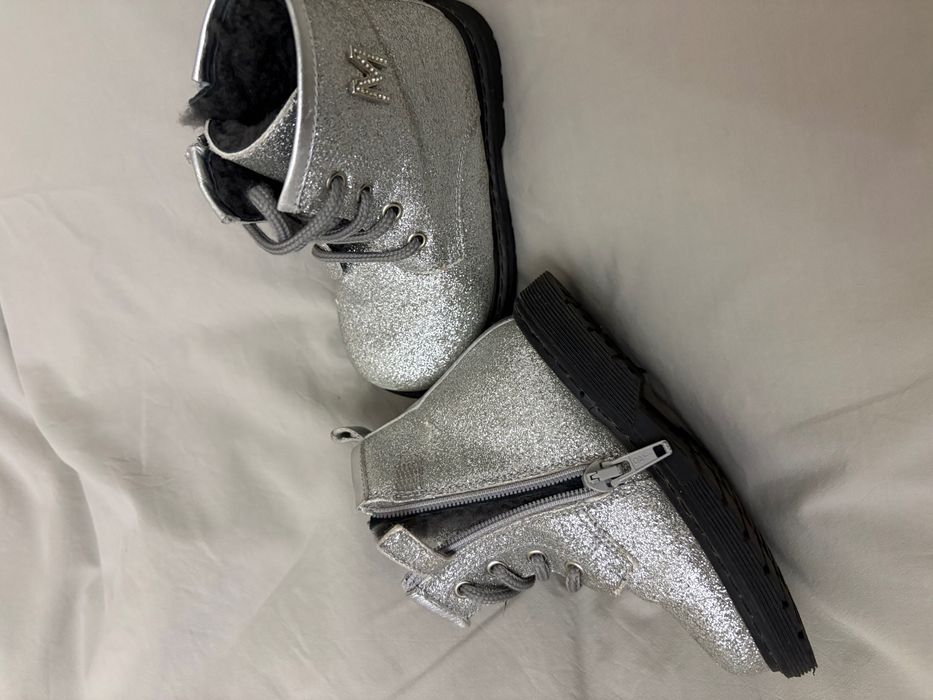 Продаю дитяче вживане взуття