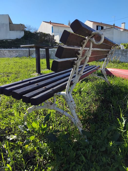 Banco corrido de jardim