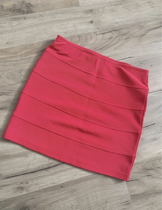 Spódnica krótka prążkowana , w stylu barbie