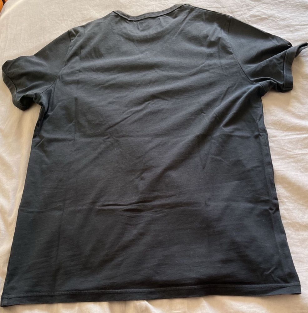 Vendo T - Shirt Fred Perry.