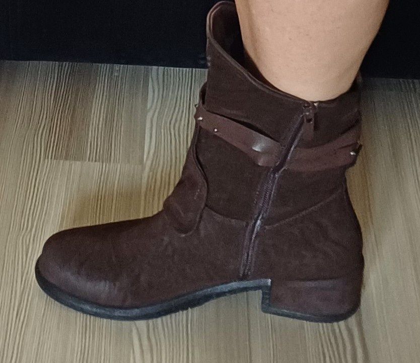 Brązowe botki ..