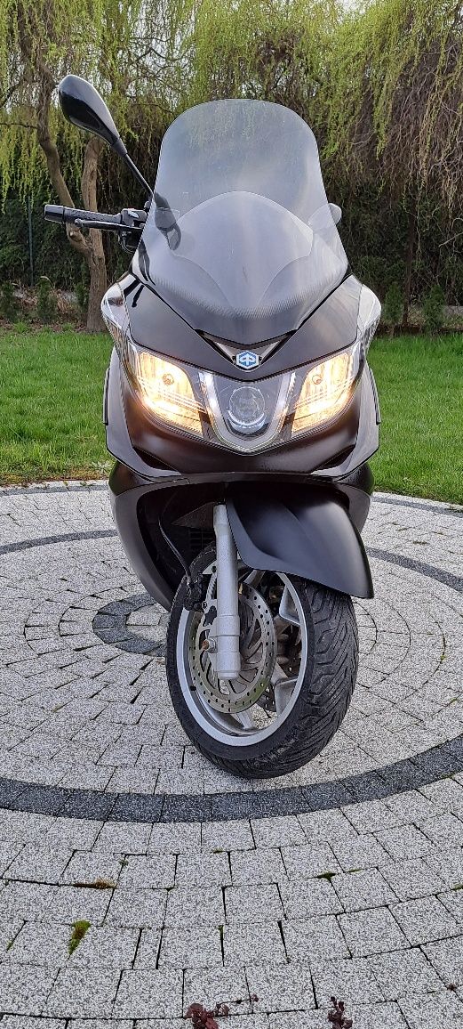 Piaggio X10, skuter 125, 2016