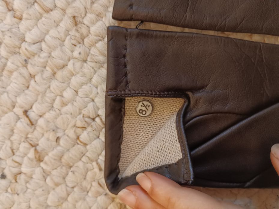 Luvas em pele genuína