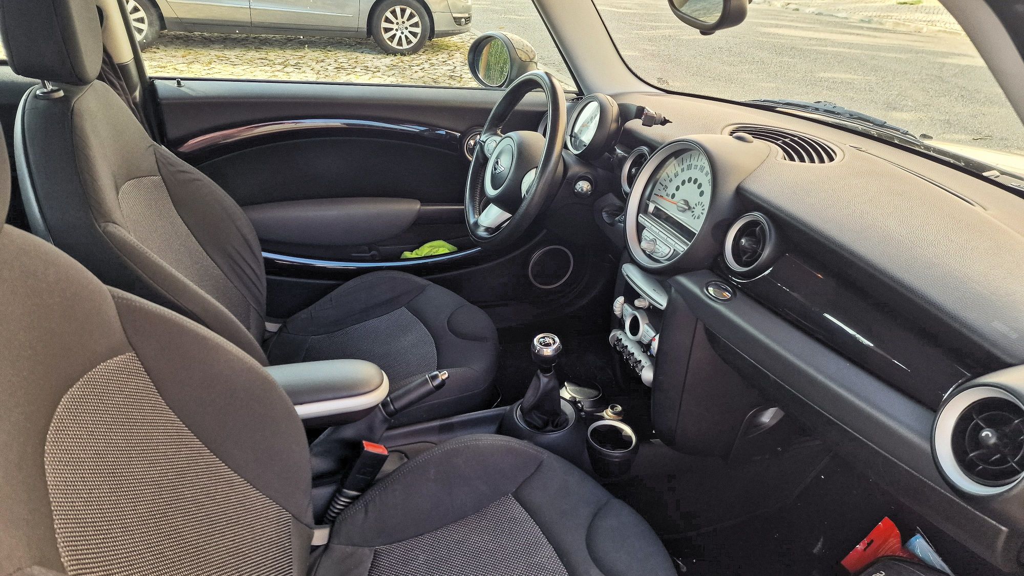 Mini cooper d impecável Reservado