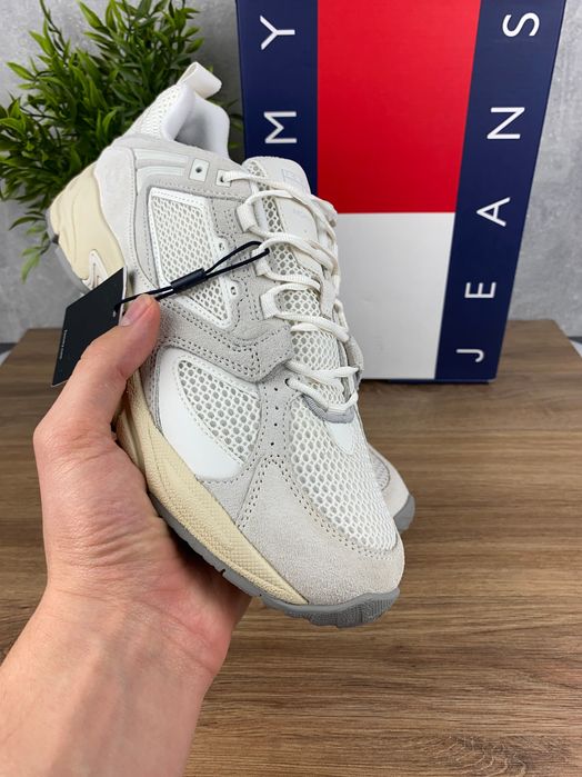 Sneakersy Tommy Jeans Archive '97 r. 42 – kultowy model retro