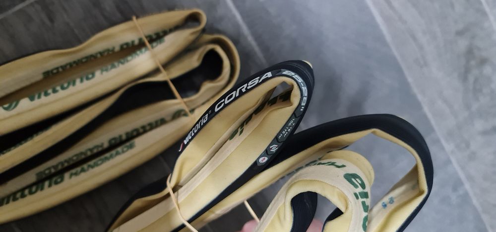 Conjunto Tubulares pneu Vittoria Corsa Graphene 2.0 25 28"