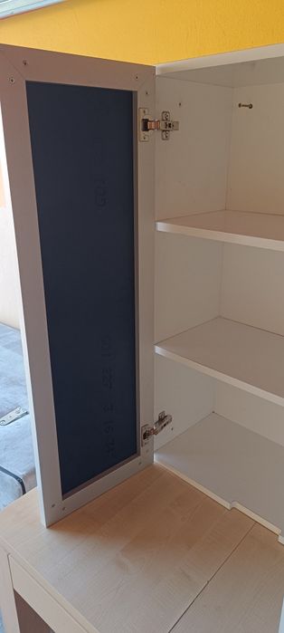 Szafka łazienkowa z lustrem