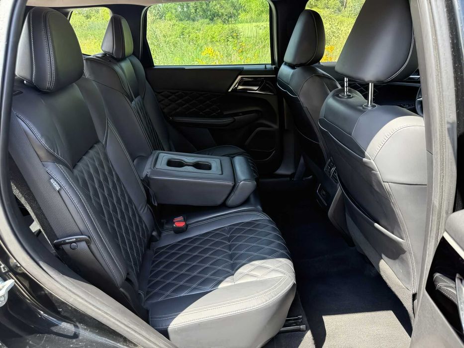 Mitsubishi Outlander      2022