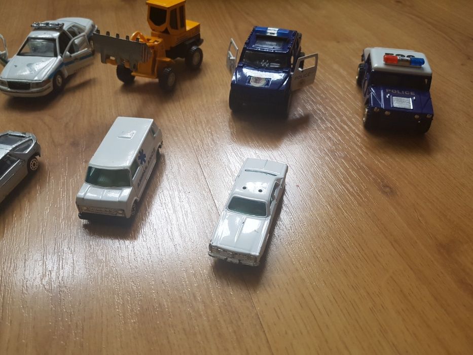 Pojazdy samochody metalowe zestaw
