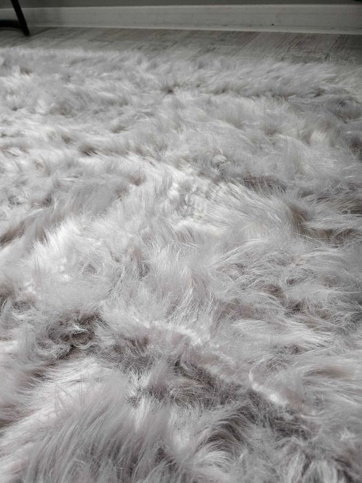 Dywan z włosiem puchaty shaggy 80 x 150 cm narzuta mata
