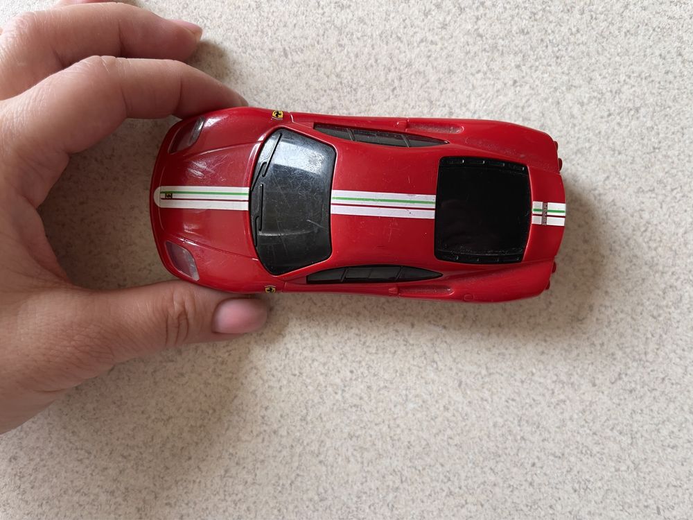 Колекційна машинка Ferrari з заправки shell
