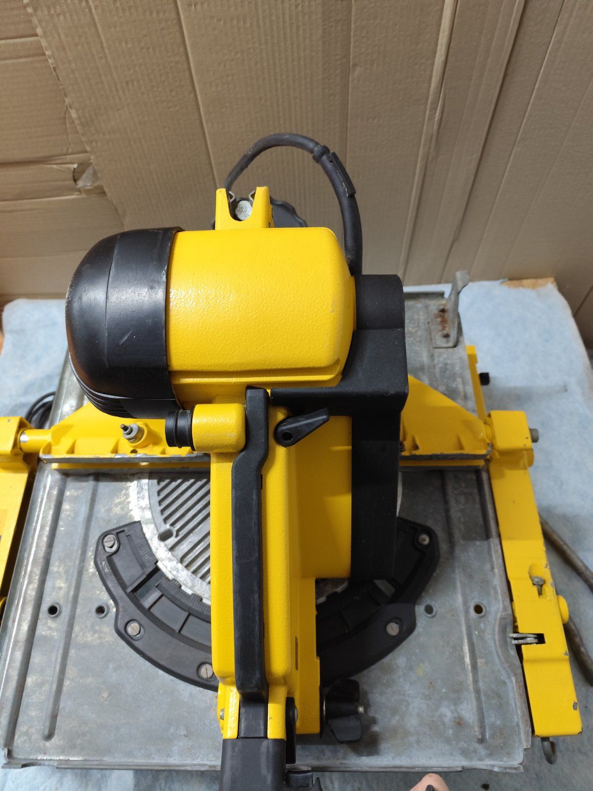 DeWalt DW743 пила реверсивна Деволт торцовка станок циркулярна