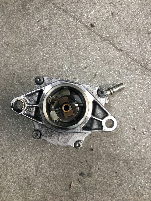 Вакуумний вакумний насос Peugeot 406 \ Citroen Xantia 2.1 TD DIESEL