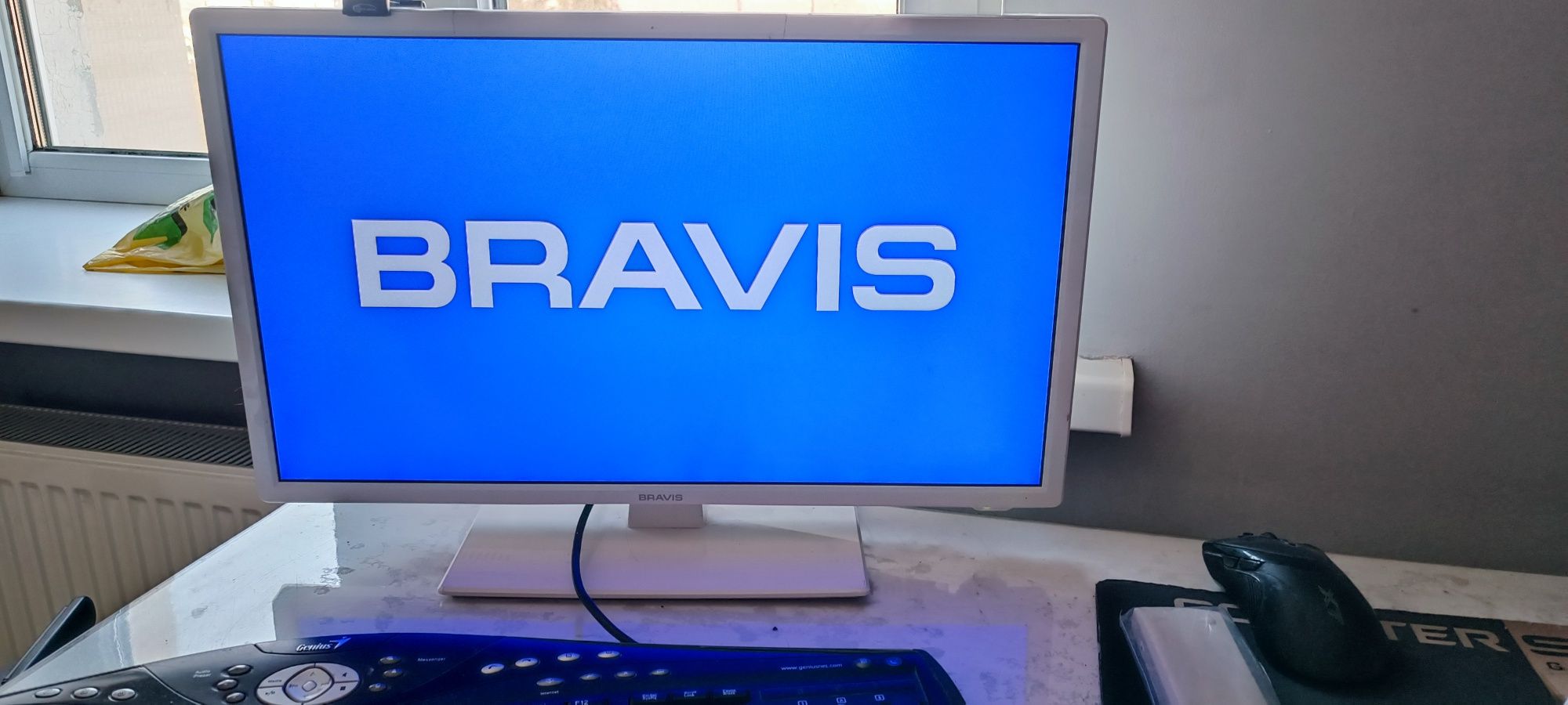 Телевізор Bravis Led-22R68 White