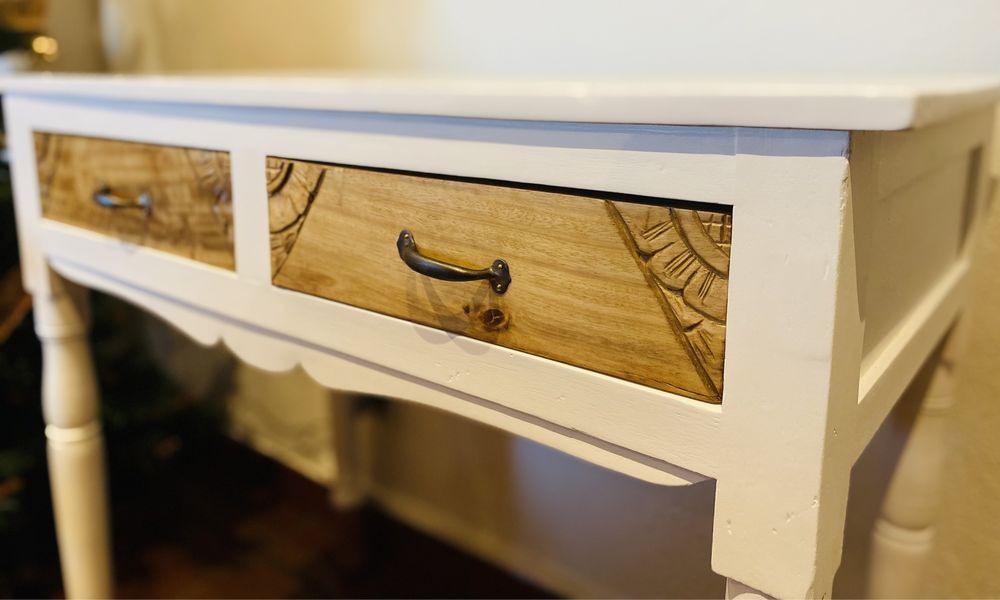 Mesa de apoio antiga reciclada