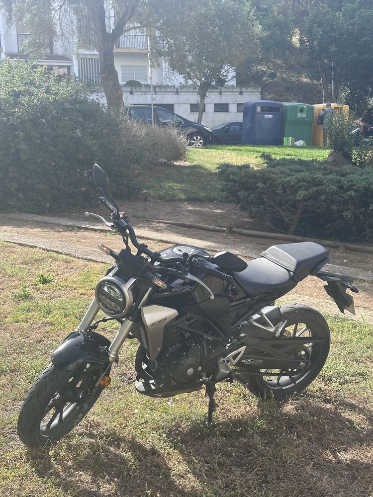 Honda cb 300r preta
