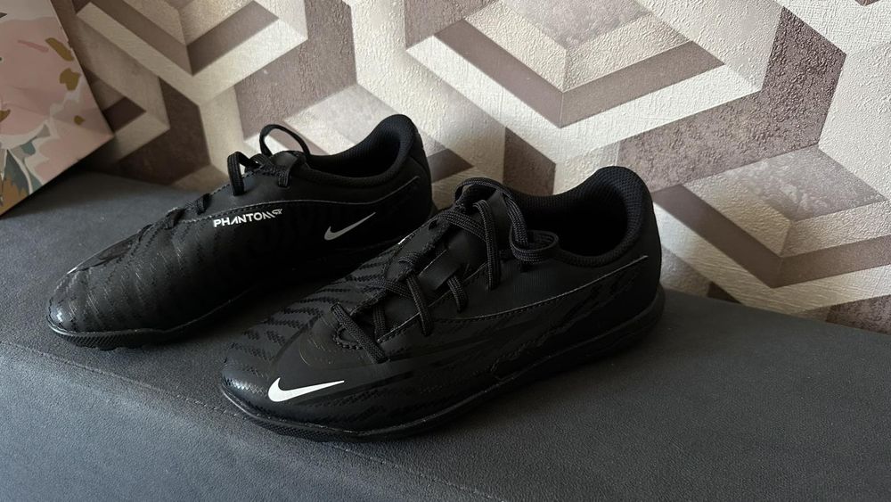 Сороканіжки,бутси