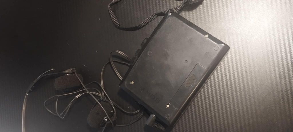 Sony Cassette-Corder TCM-S65 + słuchawki

Na sprzedaż Sony TCM-S65 – k