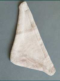Idealna bandama różowa chusta polarowa trójkątna pod szyję Coccodrillo